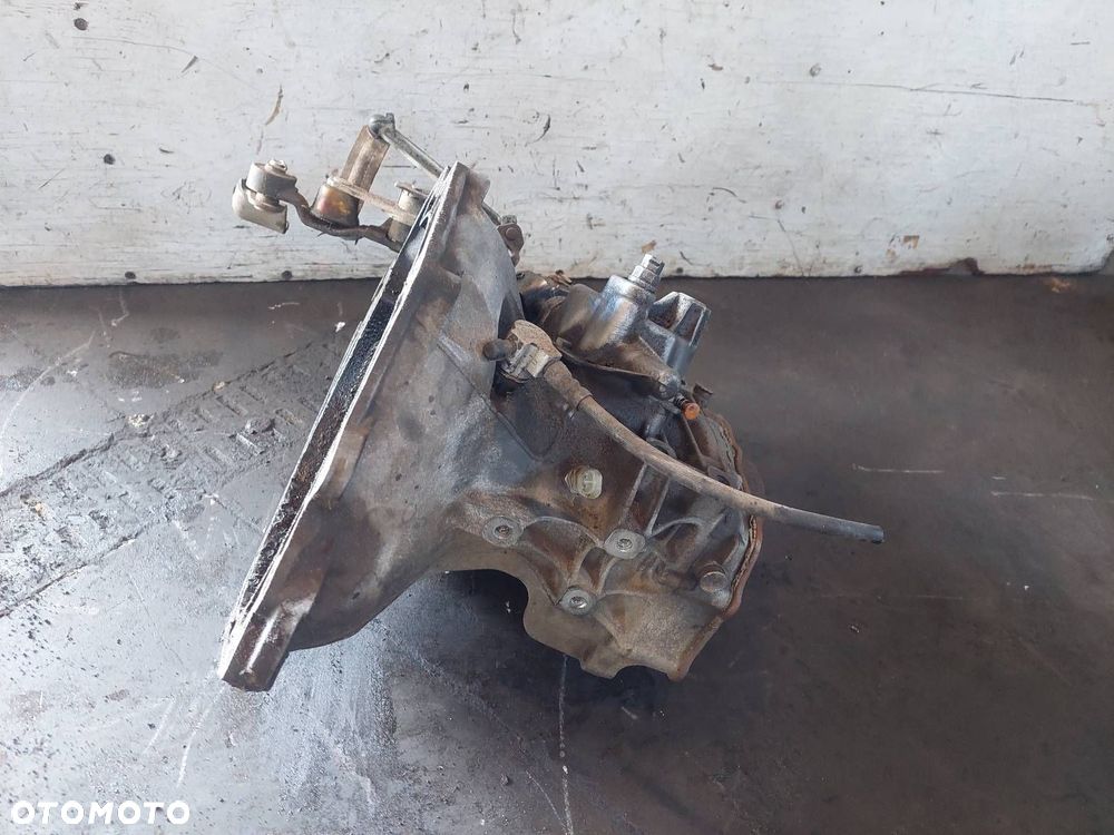 SKRZYNIA BIEGÓW OPEL VECTRA B VECTRA C 1.8 16V F17C374 - 2