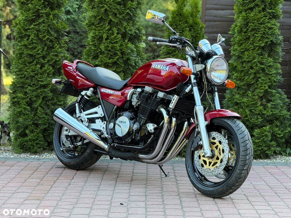Yamaha XJR - 1