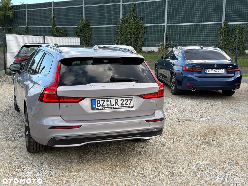 Volvo V60 B4 B DKG Plus Dark - 8