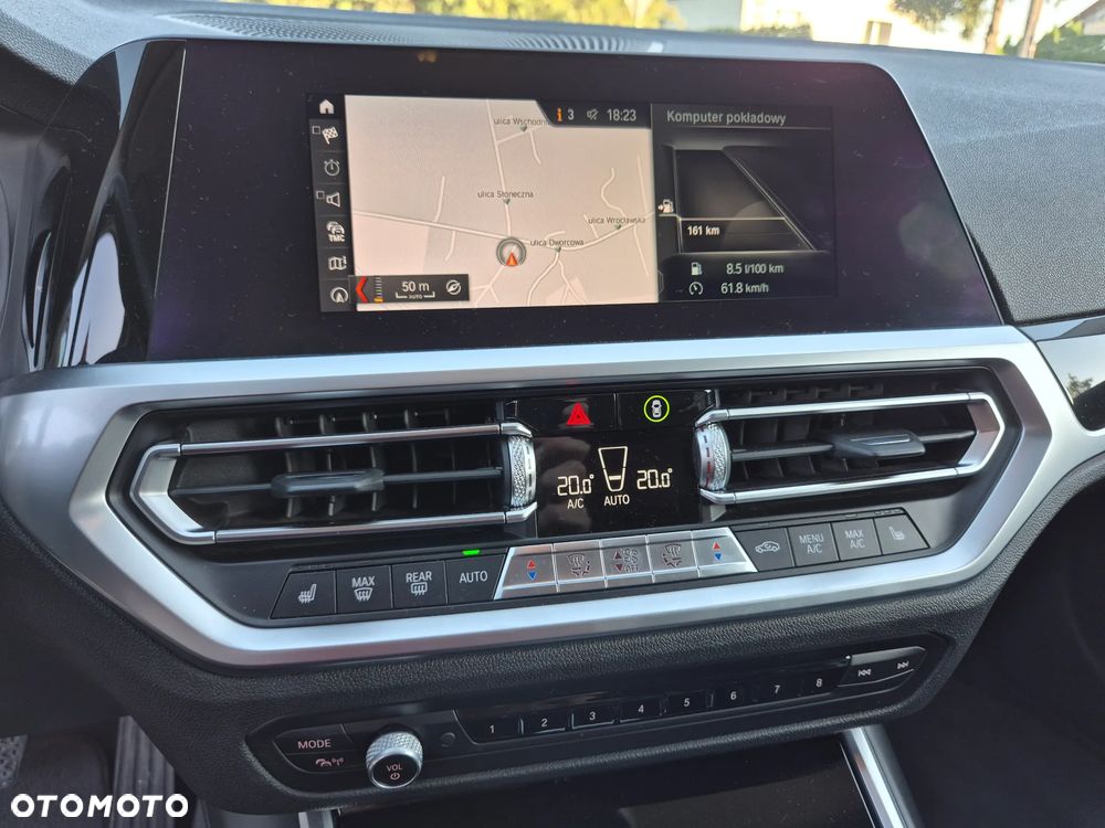 BMW Seria 3 330i Sport Line - 27