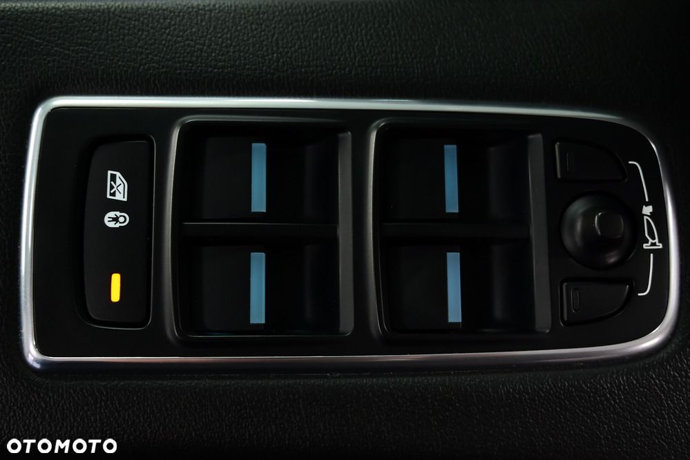 Jaguar F-Pace 2.0 i4D AWD R-Sport - 33