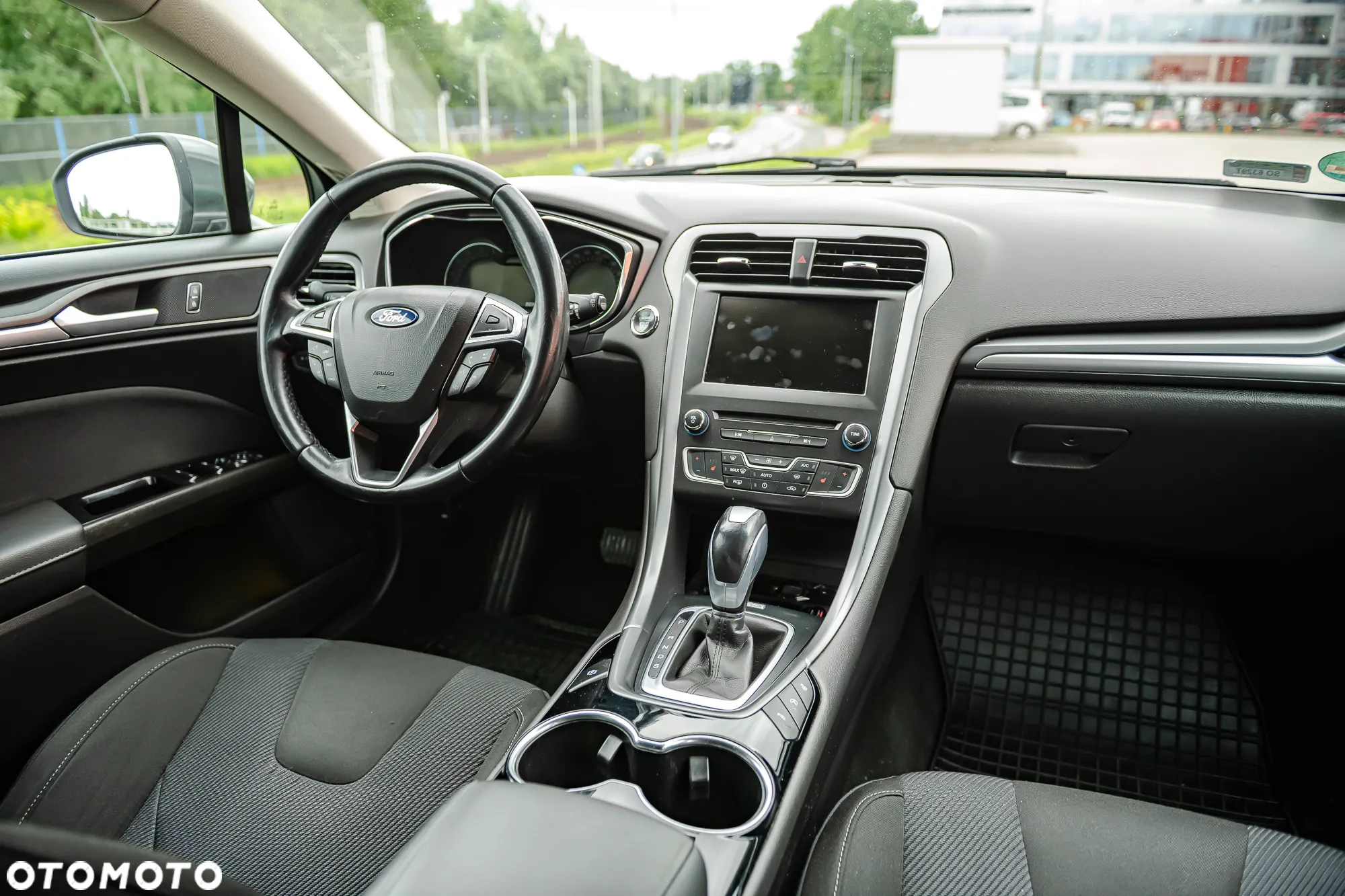 Ford Mondeo 2.0 TDCi Titanium PowerShift - 11