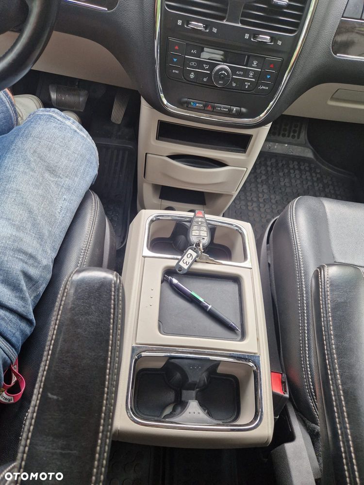 Chrysler Town & Country 3.6 Touring - 9