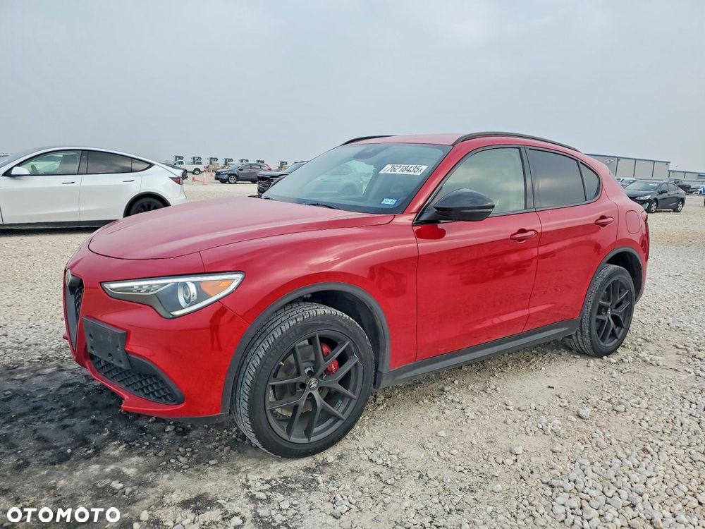 Alfa Romeo Stelvio - 2