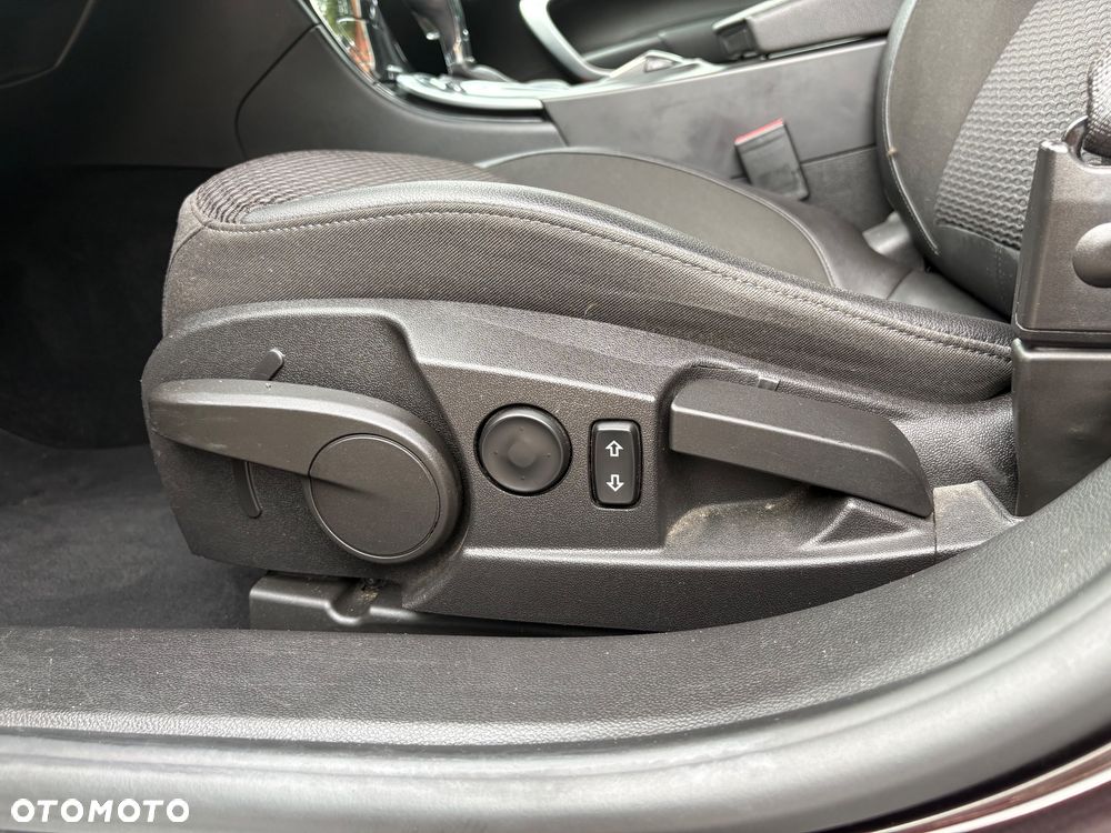 Opel Insignia CT 2.0 CDTI - 10