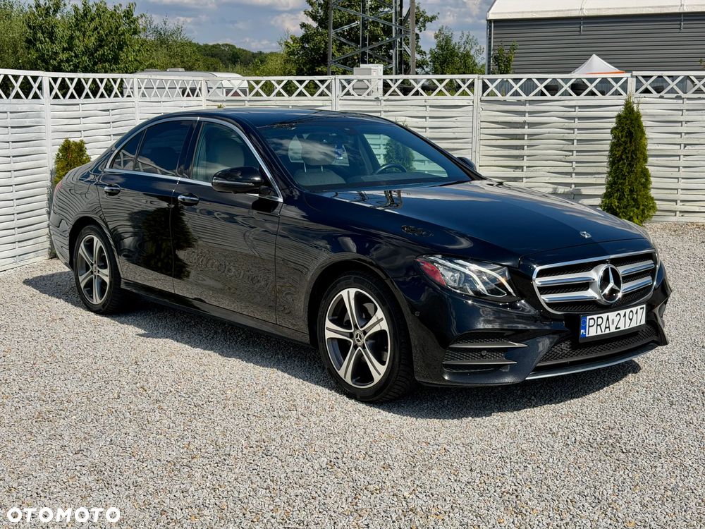 Mercedes-Benz Klasa E 300 9G-TRONIC AMG Line - 4
