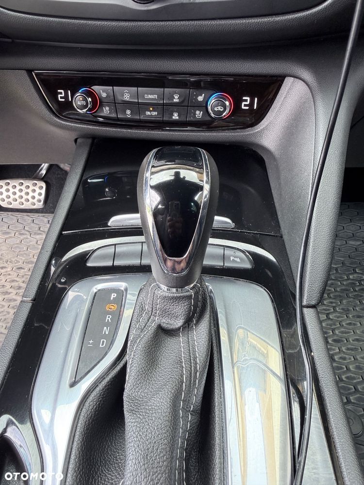 Opel Insignia - 12