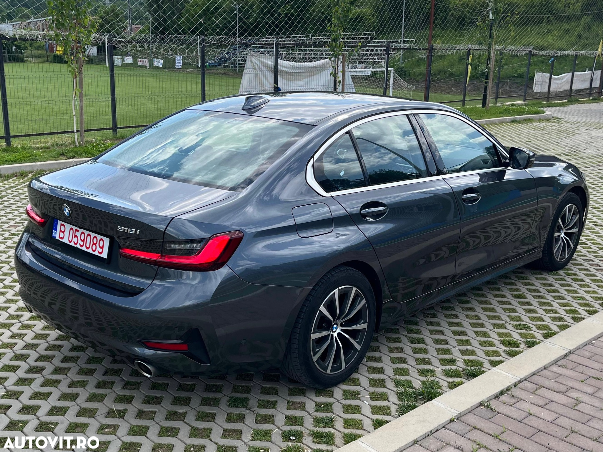 BMW Seria 3 318i AT - 10
