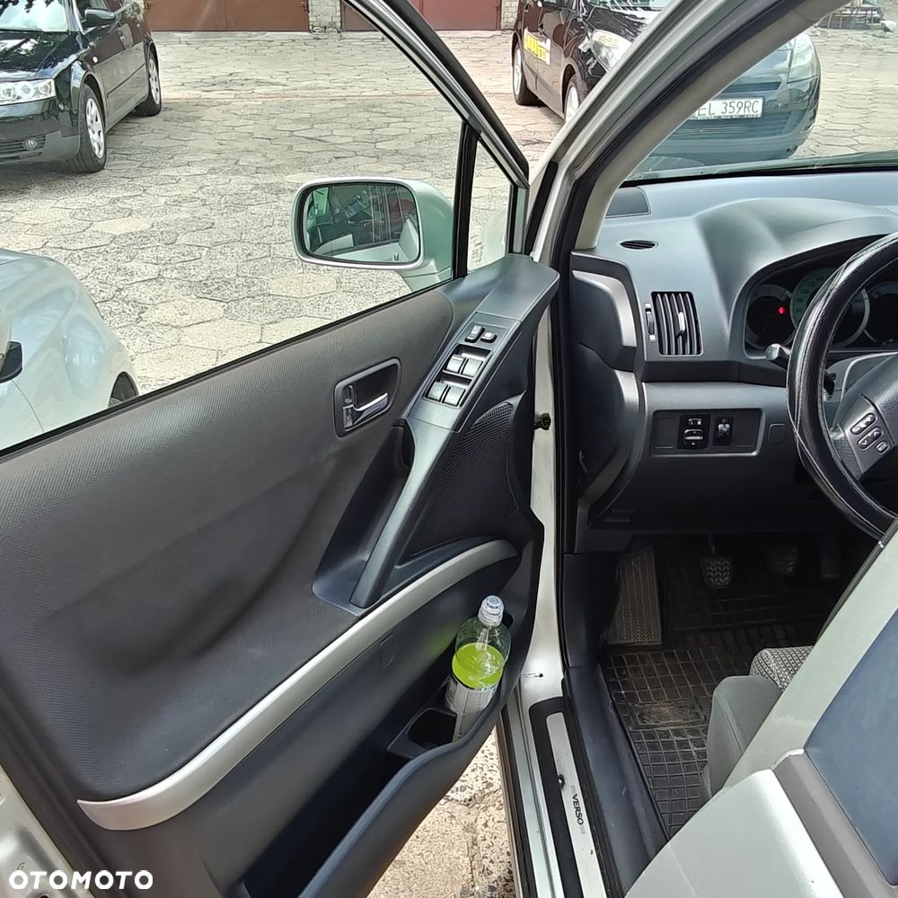 Toyota Corolla Verso 2.2 D-CAT DPF Sol - 4