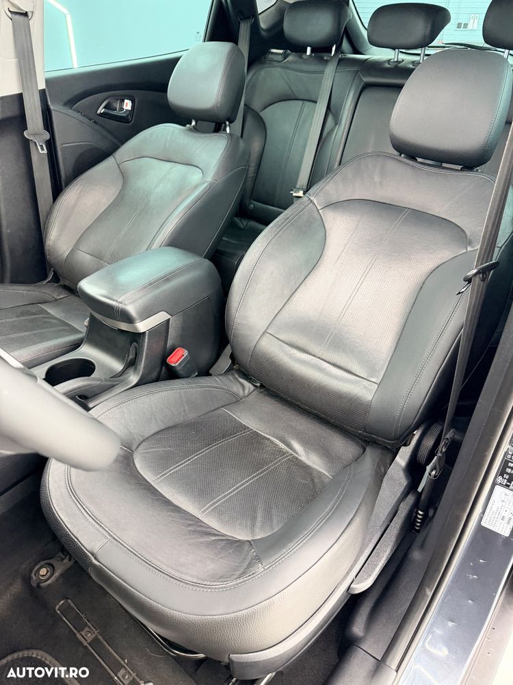 Hyundai ix35 2.0 CRDI 4WD Fifa World Cup Gold Edition - 19