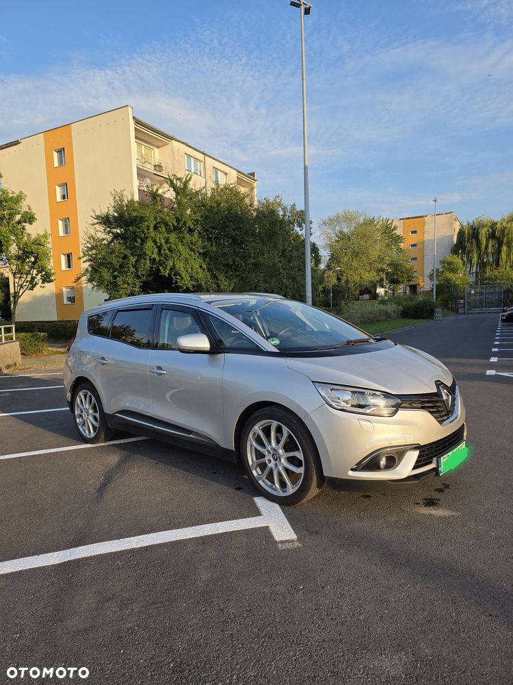 Renault Grand Scenic - 1