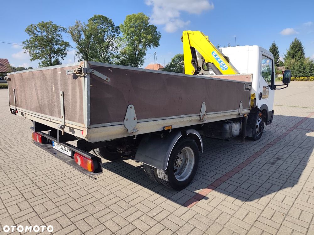 Nissan CABSTAR - 4
