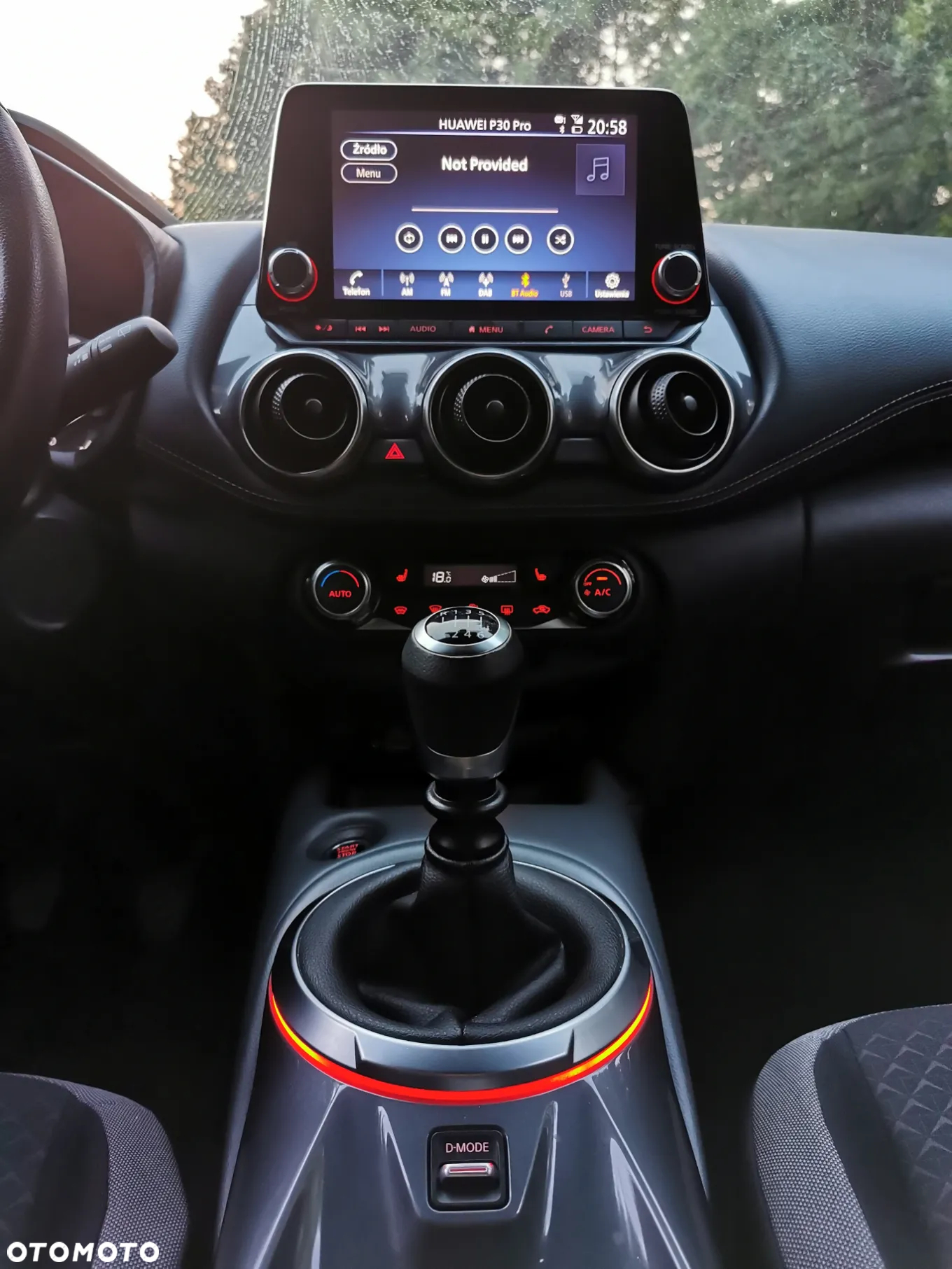 Nissan Juke 1.0 DIG-T N-Connecta - 28