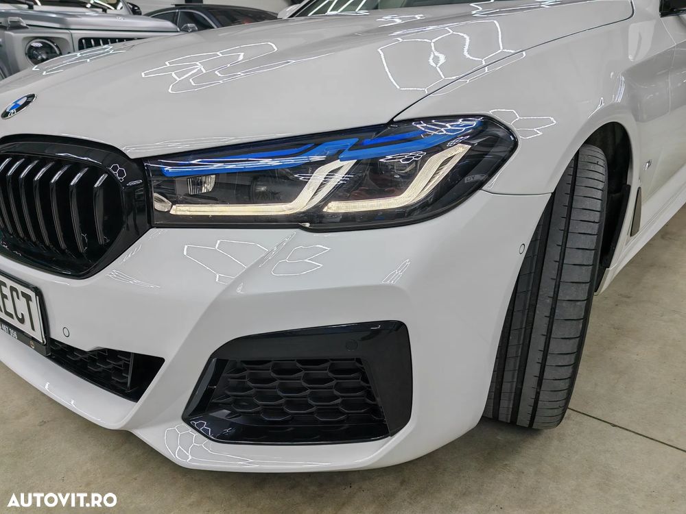 BMW Seria 5 530i AT MHEV - 39