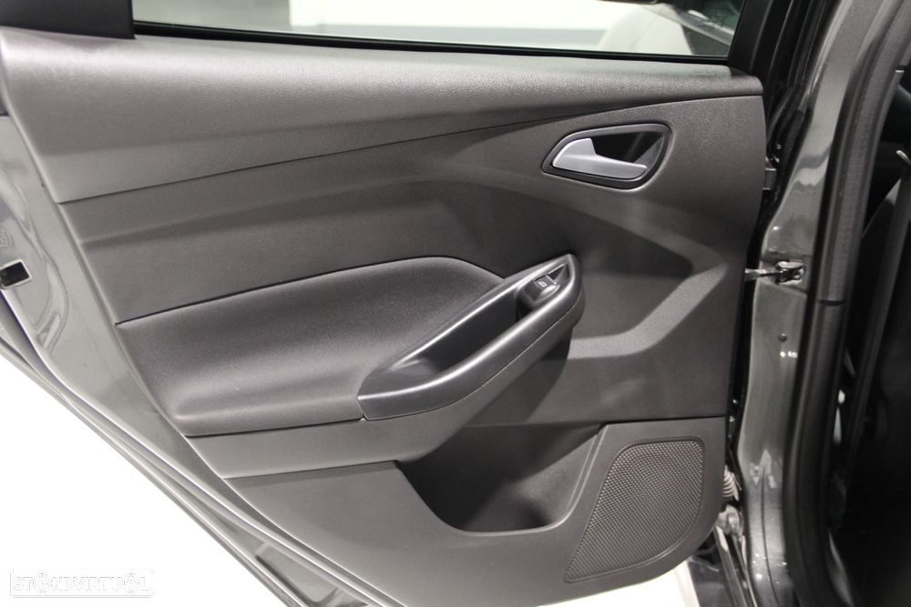 Ford Focus 1.5 TDCi ST-Line - 19