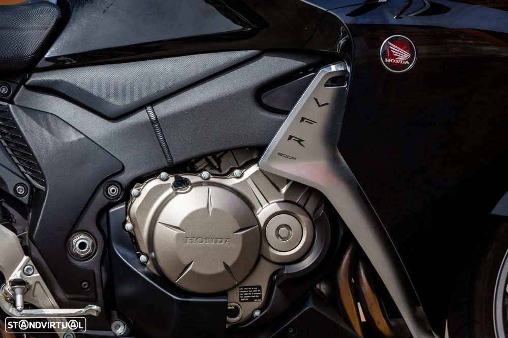 Honda VFR 1200F - 13