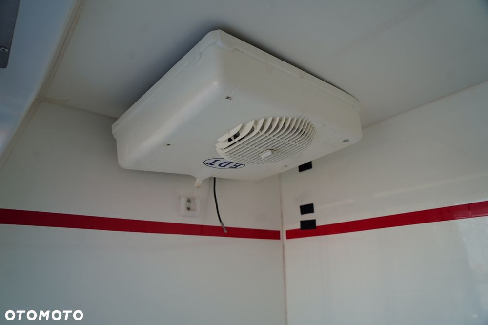 Ford TRANSIT / CHŁODNIA /  TRZY  ZABUDOWY IZOTERMICZNE / TRIO TEMPERATURA  / SPROWADZONY - 22