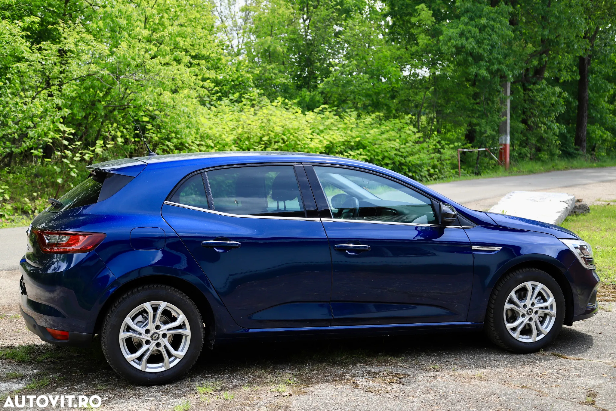Renault Megane TCe 140 GPF LIMITED - 12