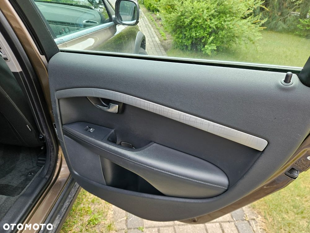 Volvo XC 70 2.4D AWD Summum - 25