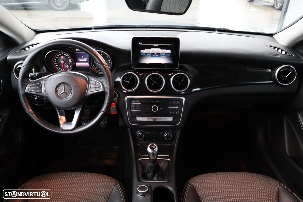 Mercedes-Benz CLA 180 d BlueEFFICIENCY Edition - 9