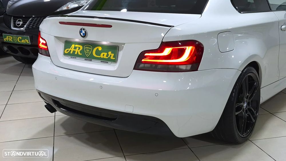 BMW 120 d Coupe Aut. Limited Edition Lifestyle c/ M Sport Pack - 28