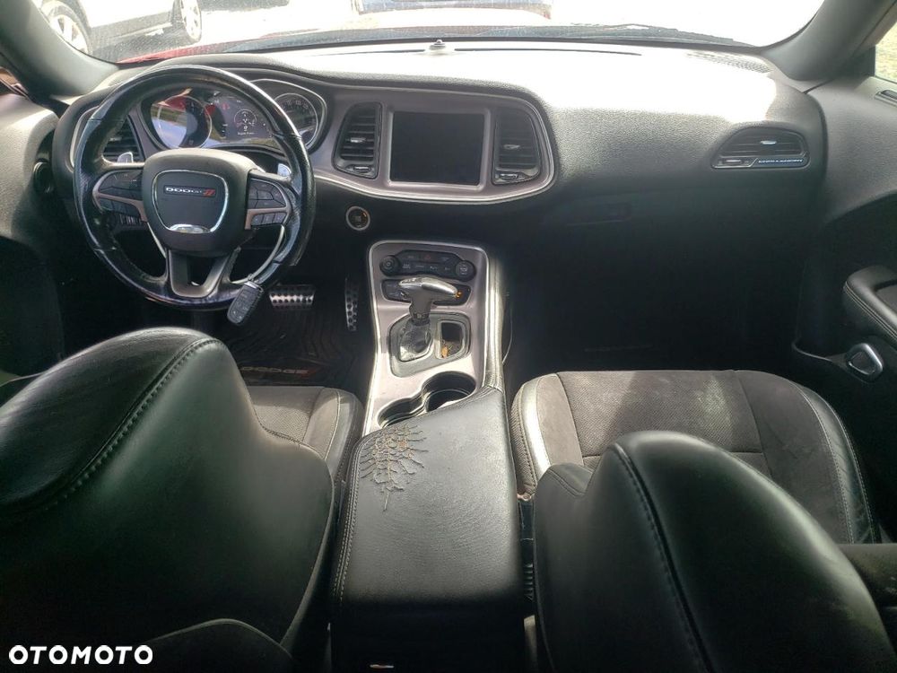 Dodge Challenger - 8