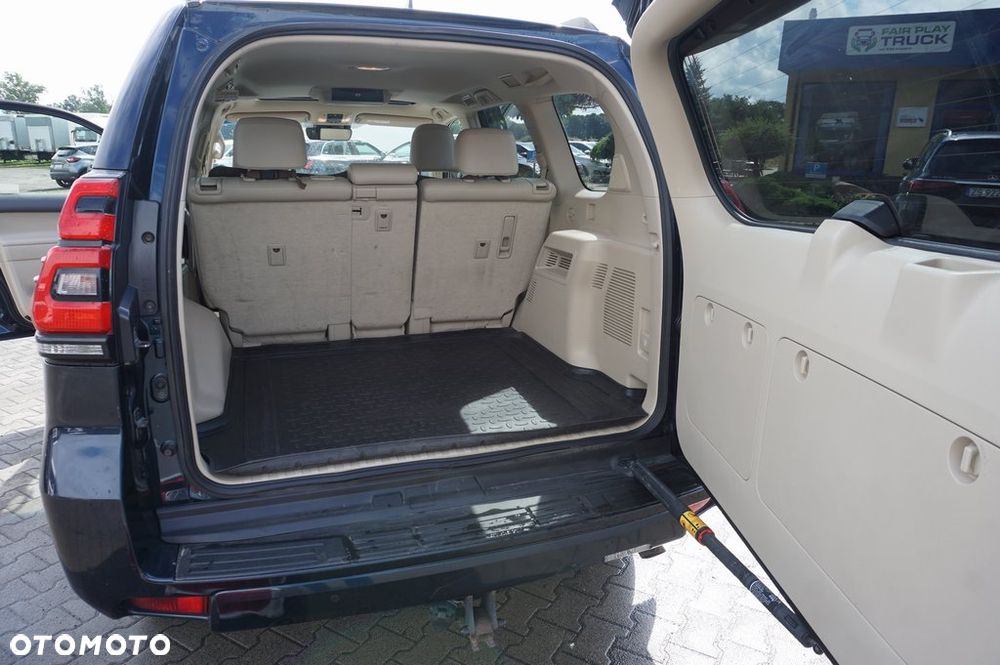 Toyota Land Cruiser - 23
