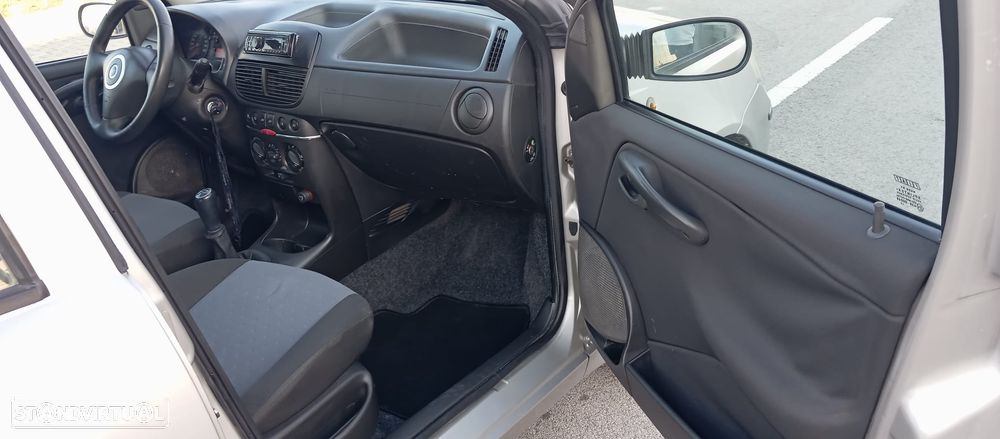 Fiat Punto 70 JTD Multijet Active - 11