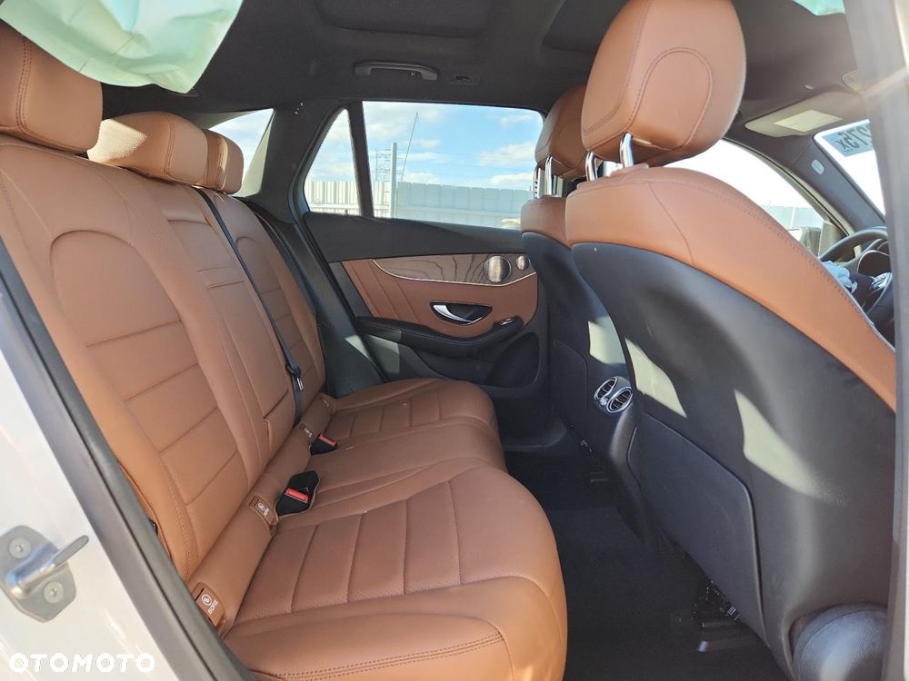 Mercedes-Benz GLC - 11