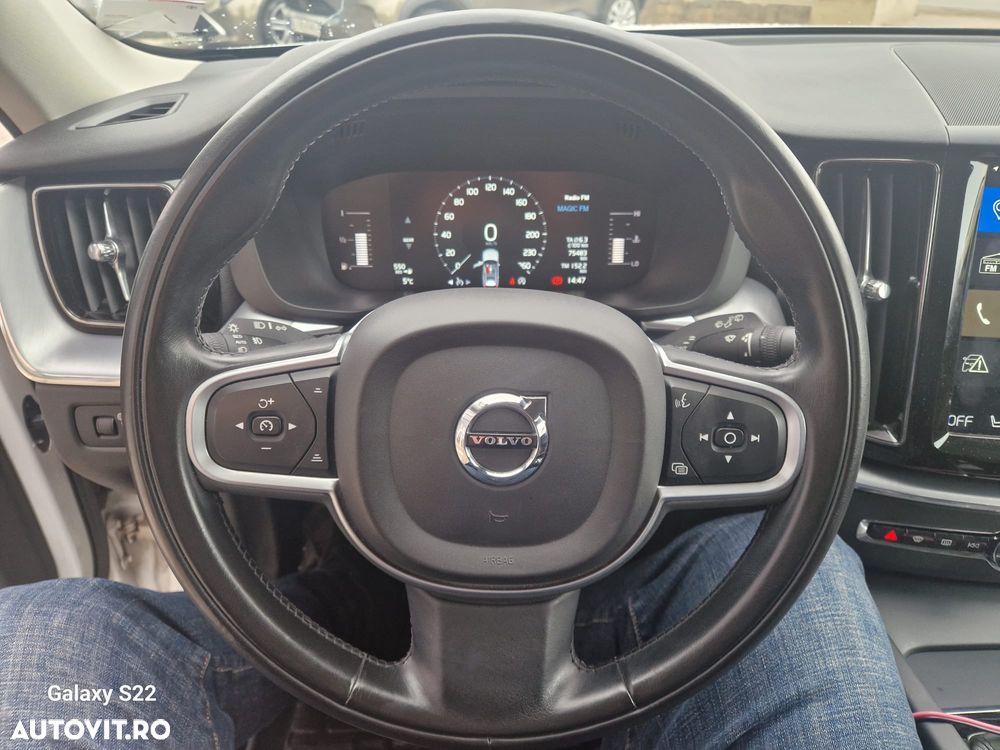 Volvo XC 60 D4 Momentum - 12