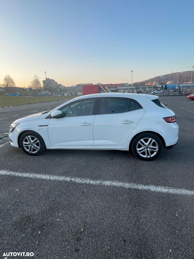 Renault Megane 2018 photo 5