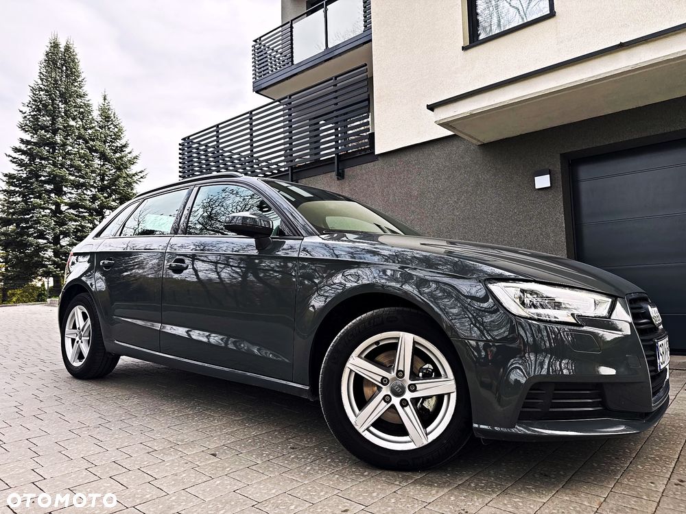 Audi A3 Sportback 1.6 TDI design - 1