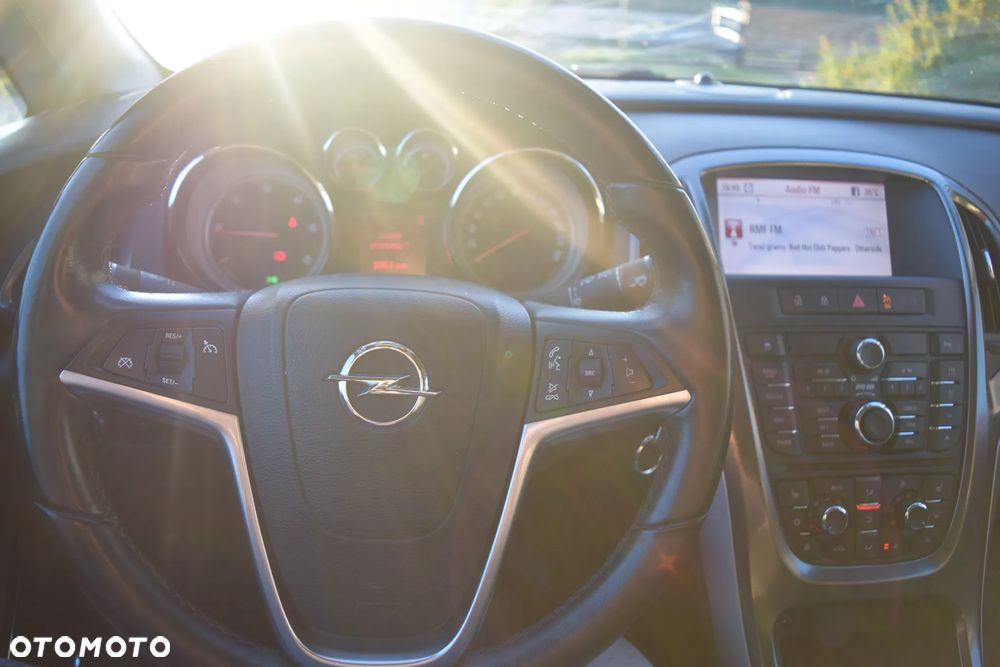 Opel Astra 2011 photo 5