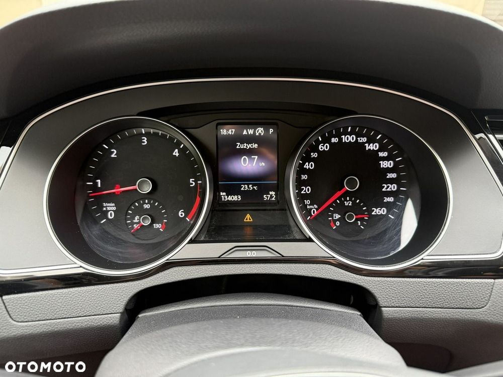 Volkswagen Passat 2.0 TDI SCR DSG 4Motion Business - 27