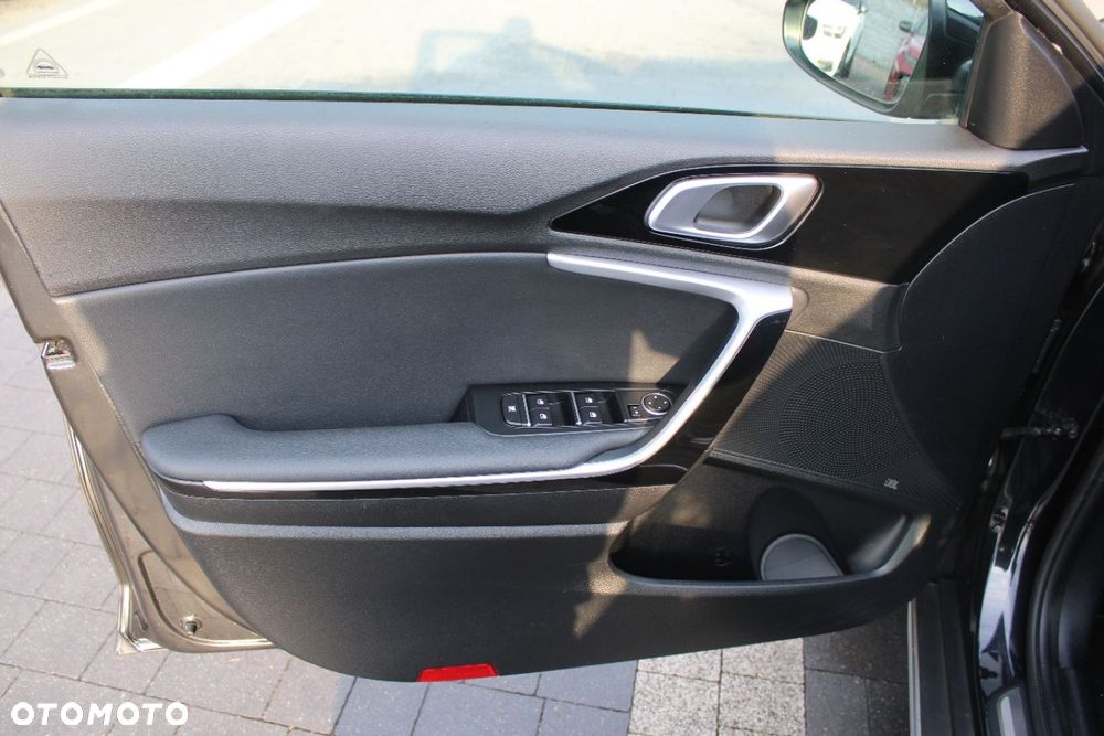 Kia XCeed - 19
