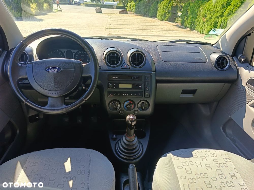 Ford Fiesta 1.3 Ambiente - 5