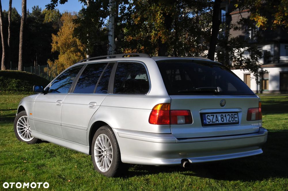 BMW Seria 5 520i - 14