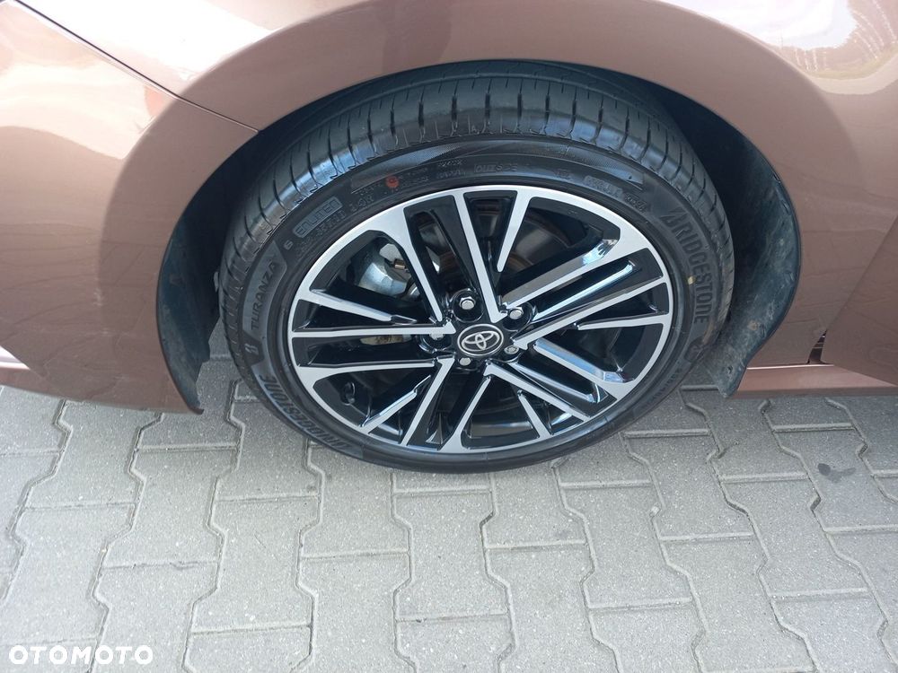 Toyota Camry - 27