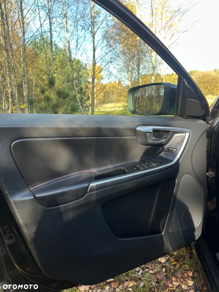 Volvo XC 60 D4 AWD Ocean Race - 22