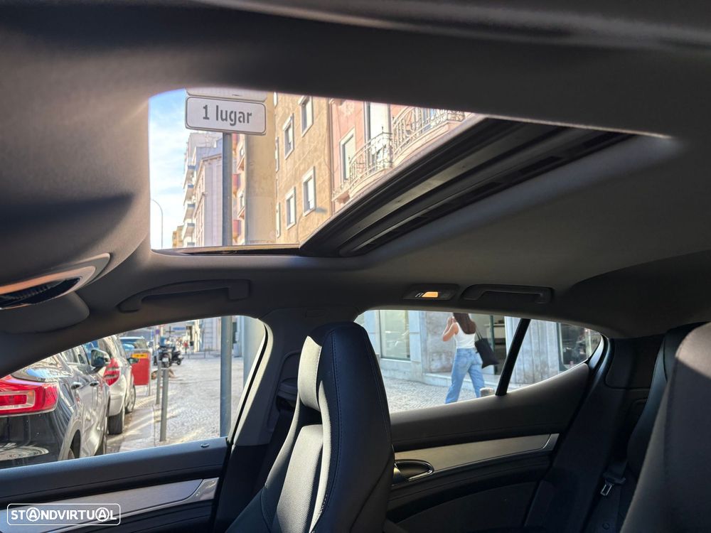 Porsche Panamera - 28