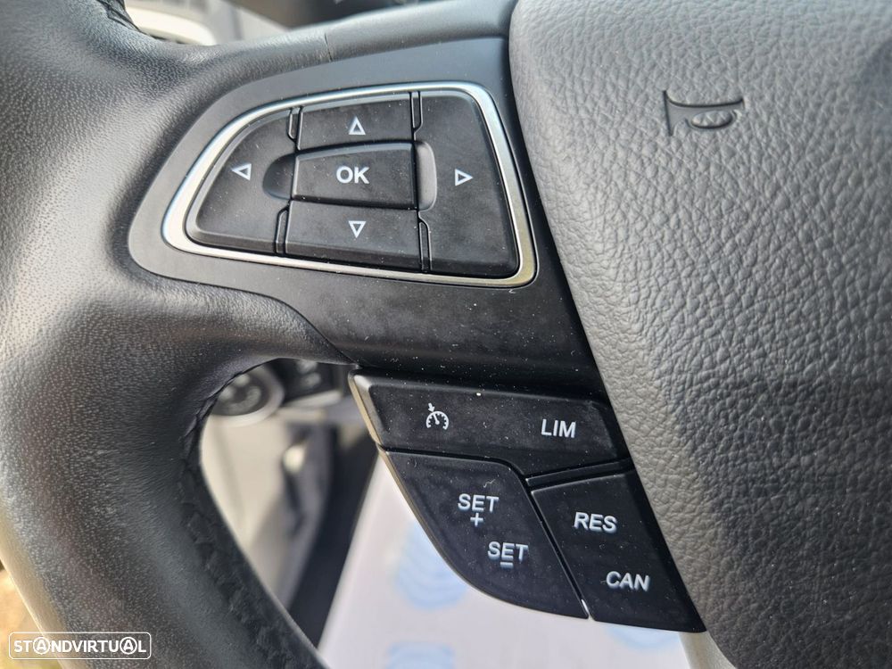 Ford Focus 1.5 TDCi EcoBlue Titanium - 39