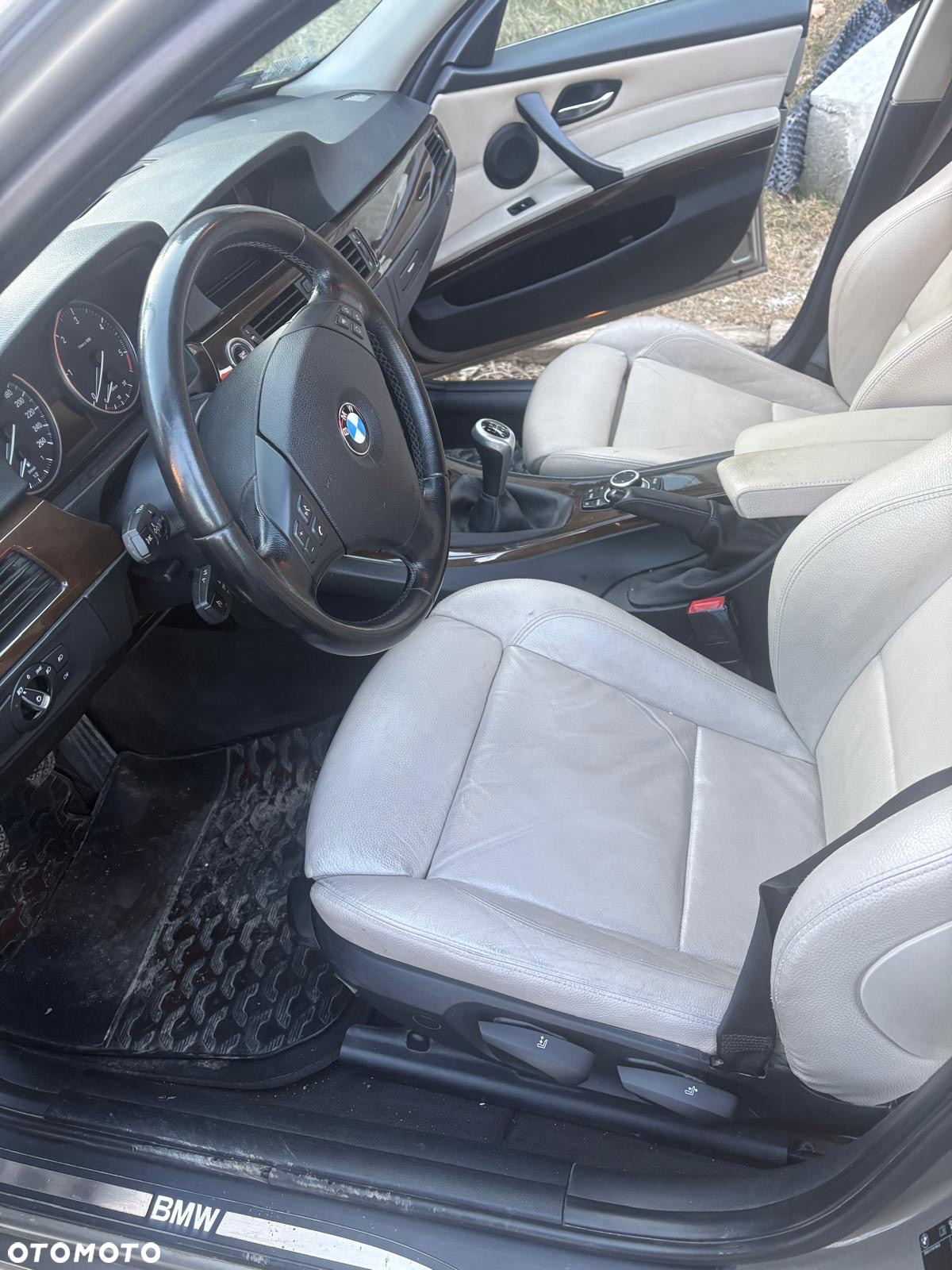 BMW Seria 3 320d xDrive - 9