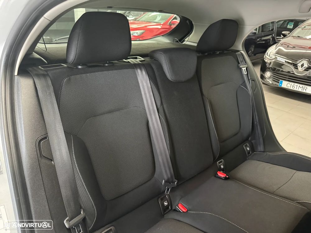 Renault Mégane ENERGY TCe 100 EXPERIENCE - 20