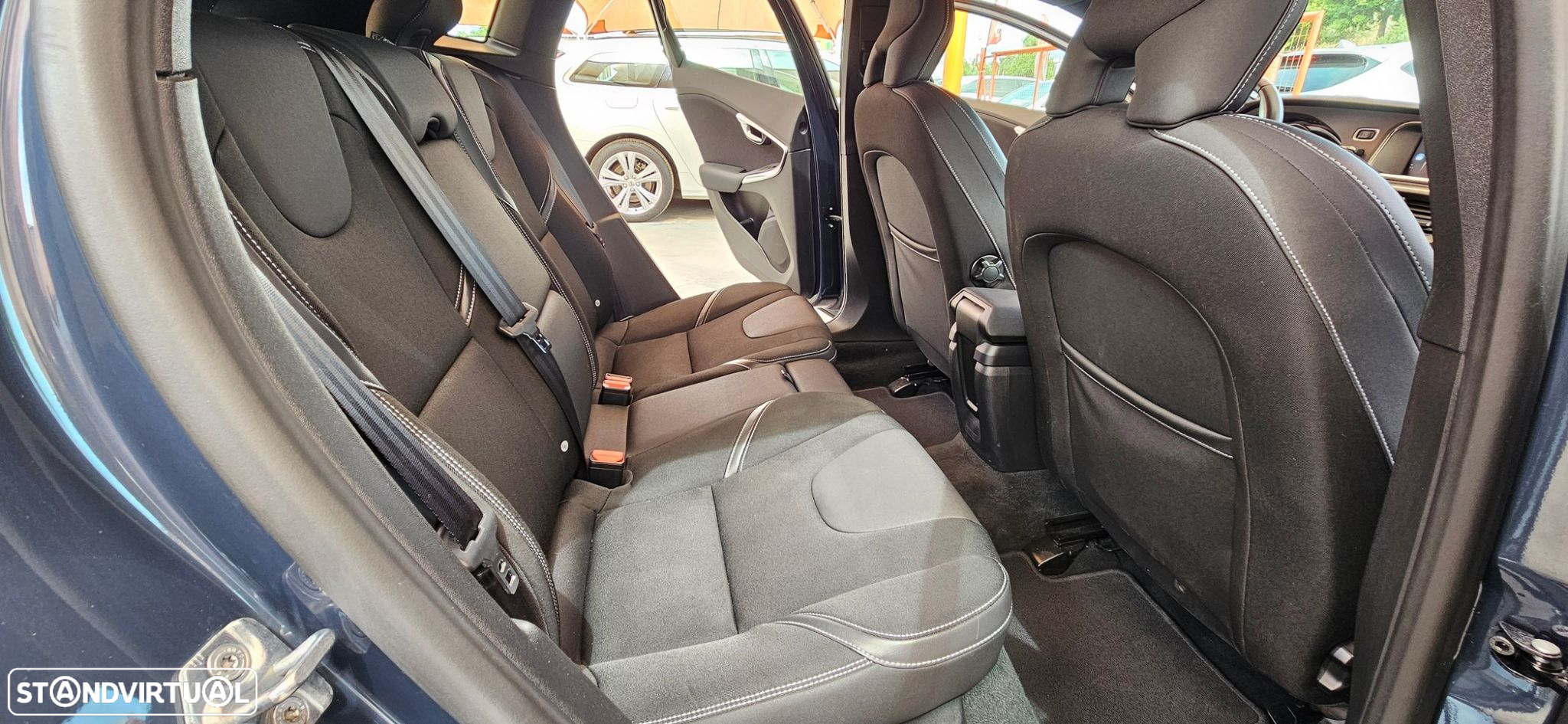 Volvo V40 2.0 D3 Momentum - 22