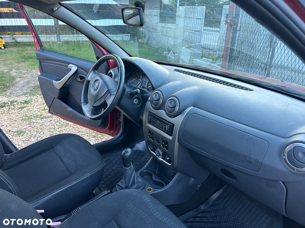 Dacia Sandero 1.6 Hi-Flex - 11