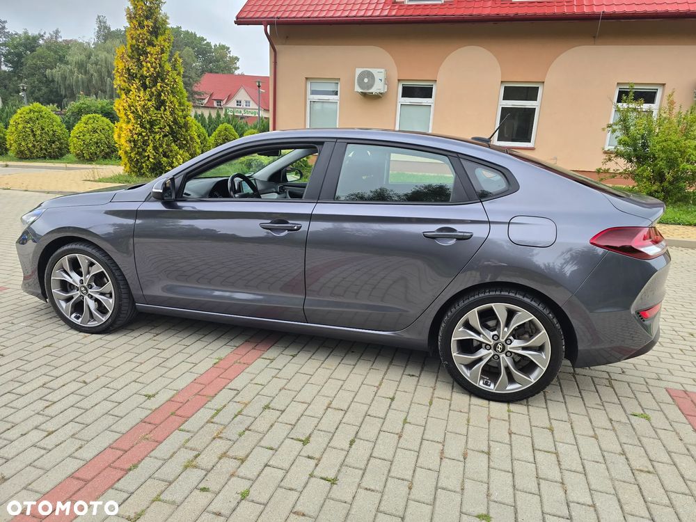 Hyundai i30 1.4 T-GDI Fastback Premium - 17