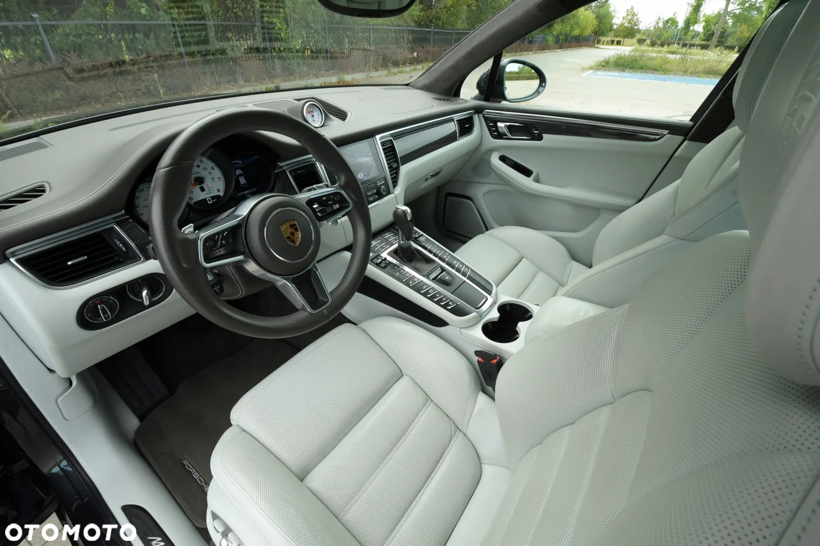 Porsche Macan Turbo - 15
