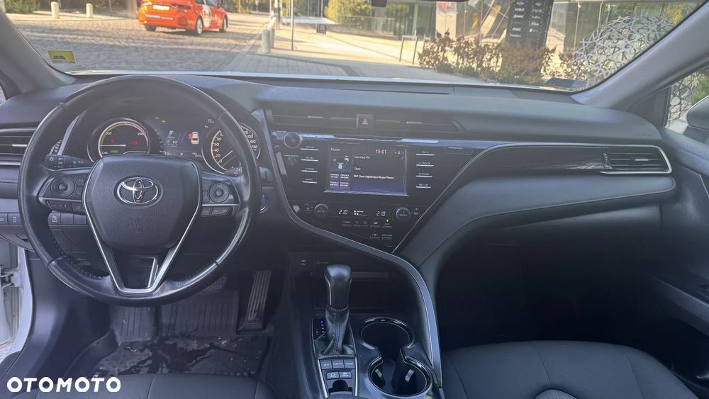 Toyota Camry 2.5 Hybrid Comfort CVT - 10
