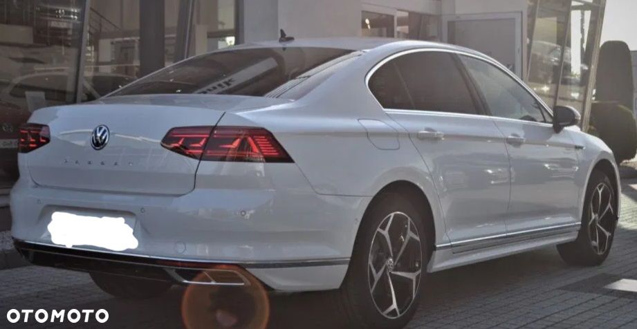 Volkswagen Passat 2.0 TSI Elegance DSG - 2
