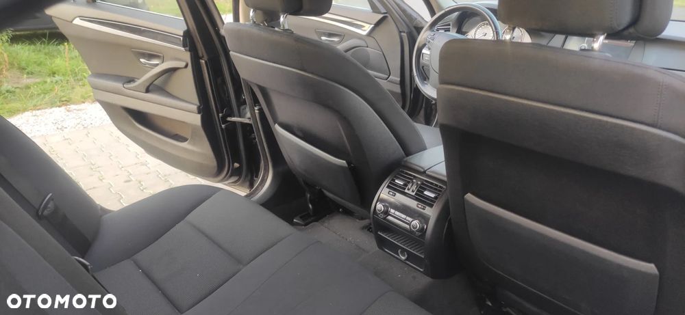 BMW Seria 5 530d - 32